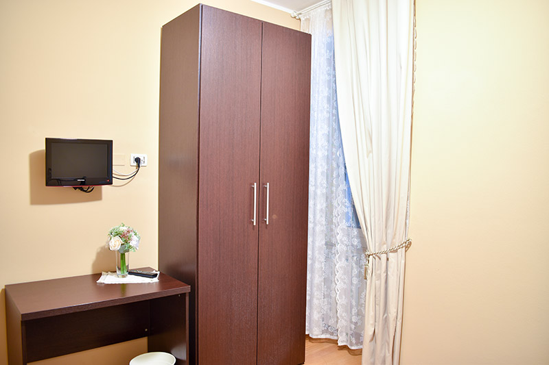 BeB in Piazzetta Sarzana 019.jpg